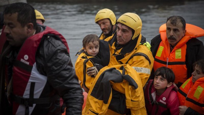 Spagna, salvati 130 migranti al largo