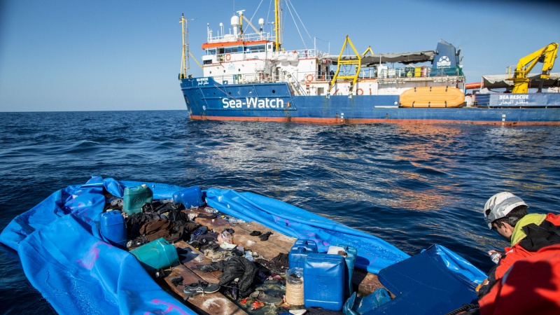 Sea Watch: ai domiciliari la capitana