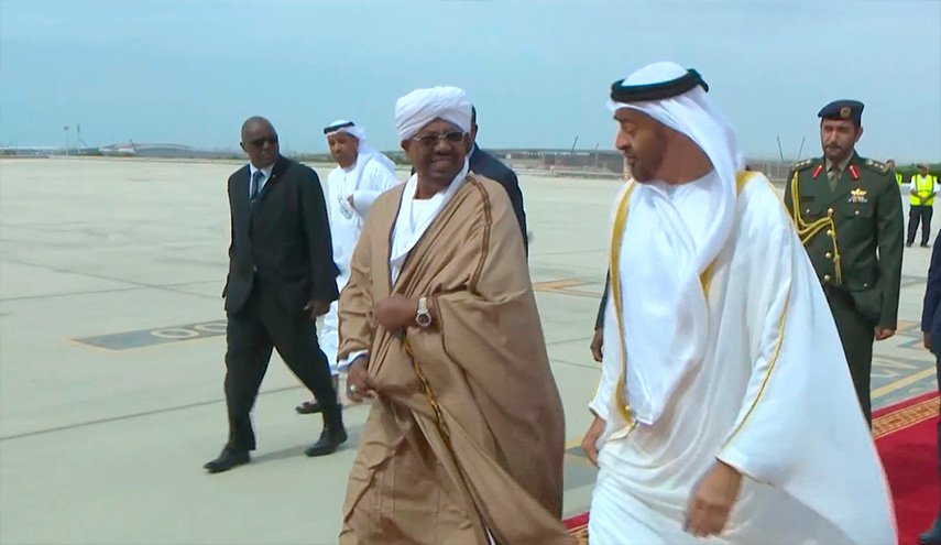 الإمارات لها الدور في الإطاحة بعمر البشير بمساعدة رئيس جهاز المخابرات السوداني