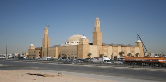 المساجد السعودية تتحول من دور العبادة إلى ساحات للترفية