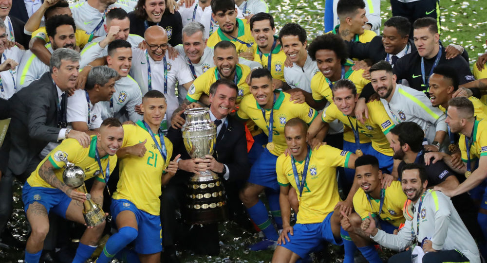 Mito? É criada hashtag para abafar vaias contra Bolsonaro no Maracanã