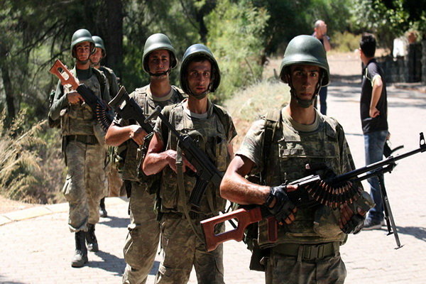 İstanbul'da 176 muvazzaf asker hakkında gözaltı kararı