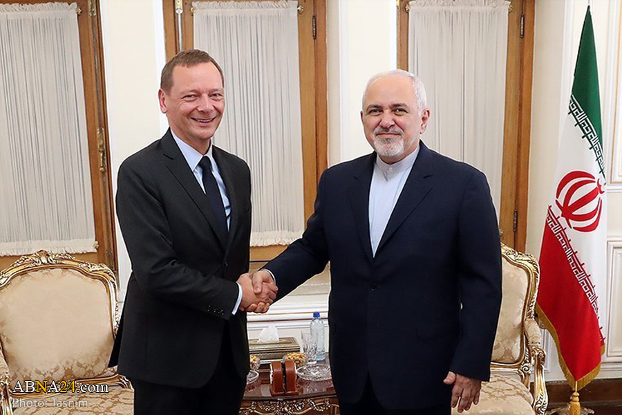 Macron’s top adviser meets with Iranian FM