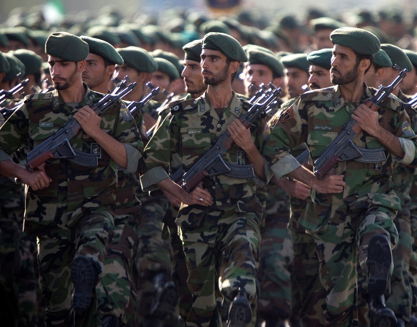 استشهاد 3 من قوات الحرس الثوري في اشتباك مع إرهابيين في بيرانهشر