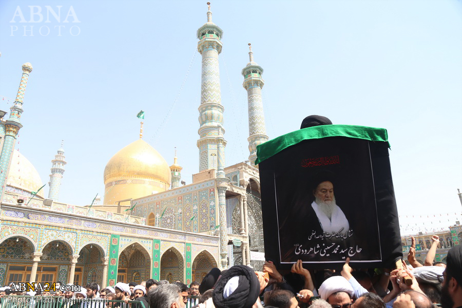 تقریر مصور/ مشاركة واسعة بتشييع جثمان آية الله الحسيني الشاهرودي في قم المقدسة