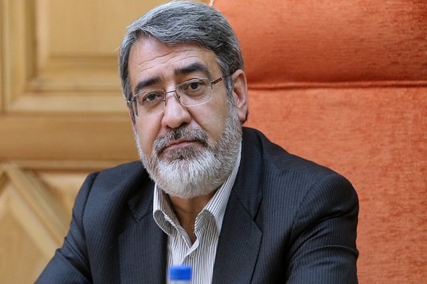 İran: Yaptırımlara rağmen petrol ihracatı devam edecek