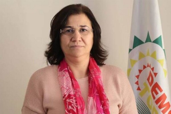 لەیلا گۆڤەن لە پەرلەمانی تورکیا سوێندی یاسایی خوارد