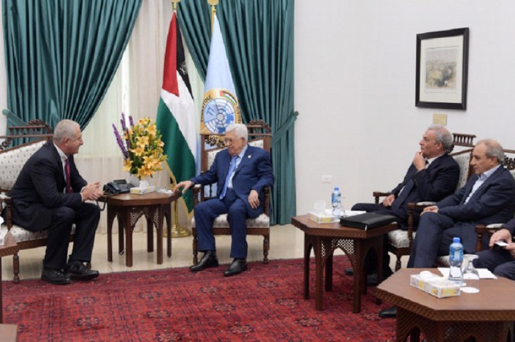 السفير الروسي يؤكد لـ"محمود عباس" دعم موسكو للقضية الفلسطينية