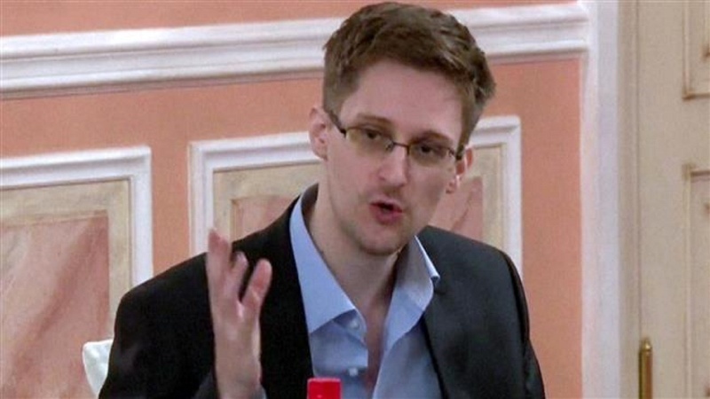 Snowden: I giganti della tecnologia rendono i popoli 'schiavi' dei governi