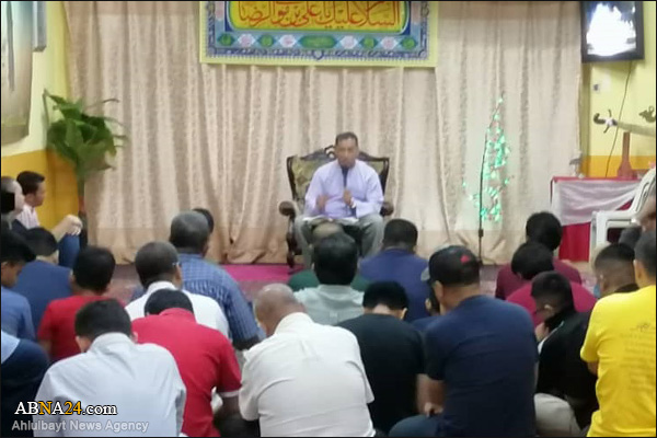 ေအမာမ္ေရဇာ(အ.စ) ၏ေမြးေန႔က်င္းပ မေလးရွားရွီအာမ်ား ။ ။ Photo