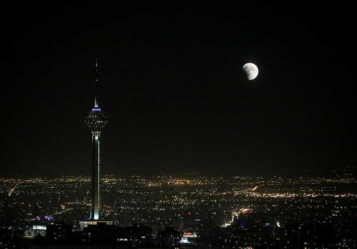 ایران، پاکستان اور ہندوستان میں آج منگل اور بدھ کی درمیانی شب میں چاند گرہن 