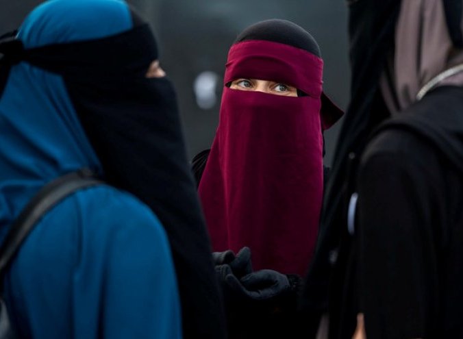 تونس تتجه نحو منع النقاب في البلاد 