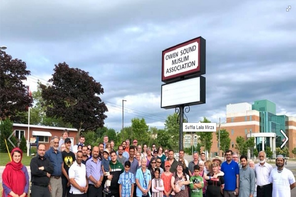  Réunions de non musulmans pour protéger une mosquée au Canada