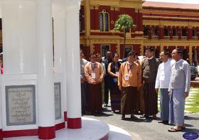 သမၼတဦး၀င္းျမင့္ ဗုိလ္ခ်ဳပ္ျပတိုက္ႏွင့္ ၀န္ႀကီးမ်ား႐ုံးေဟာင္းသု႔ိ သြားေရာက္ေလ့လာ