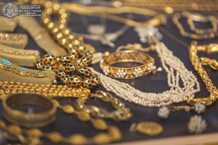 تقریر مصور/ العتبة العلوية المقدسة تفتتح معرضاً لبيع المصوغات الذهبية والفضية