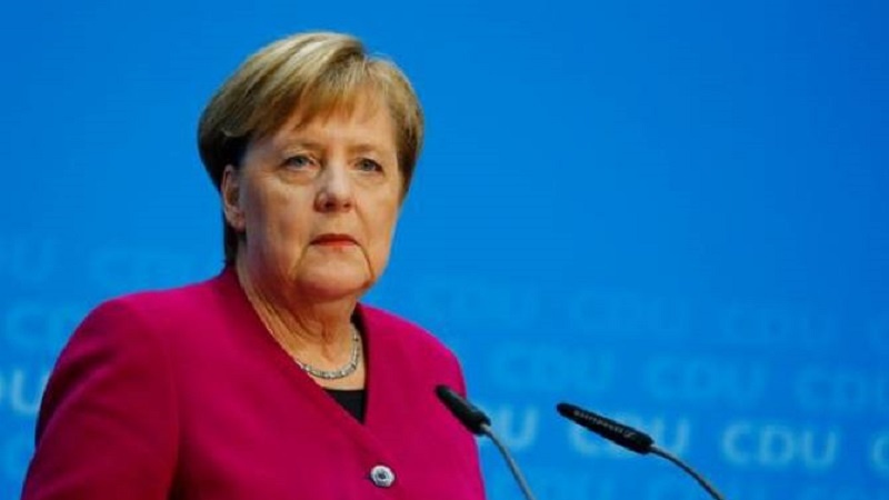 Trump razzista, Merkel: “Mi dissocio dagli attacchi Trump”