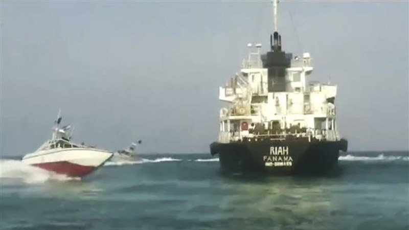 Kusimamishwa meli ya kigeni katika Ghuba ya Uajemi; mapambano ya Iran dhidi ya magendo ya mafuta