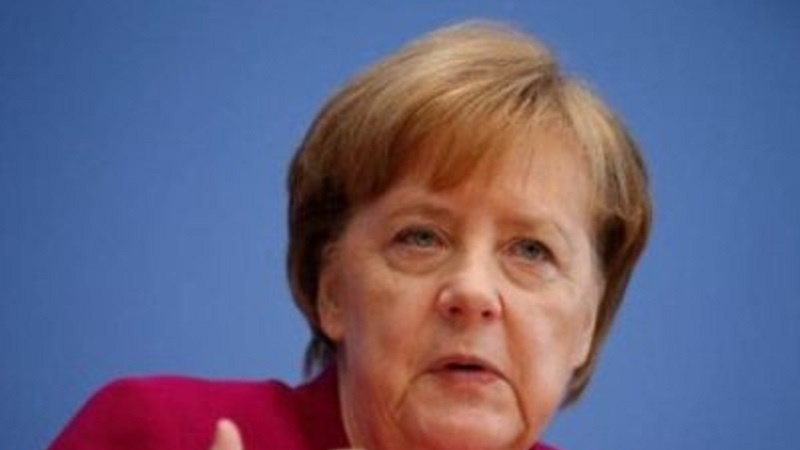 Fondi russi; Merkel chiede chiarimento dall'Italia