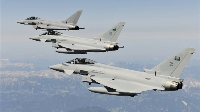 サウジ連合軍の戦闘機が、イエメンの首都を攻撃