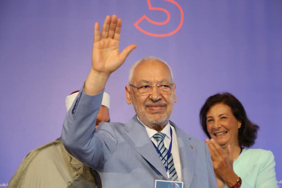 الغنوشي زعيم النهضة الإسلامية يخوض الانتخابات البرلمانية في تونس
