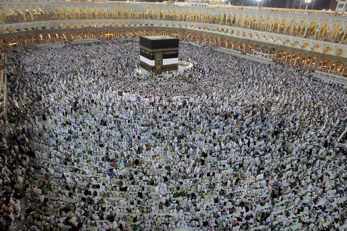 السعودية تستنزف جيوب الحجيج بسبب عدوانها على اليمن 