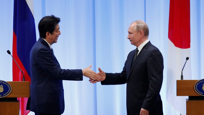 Abe vuole firmare trattato di pace con la Russia