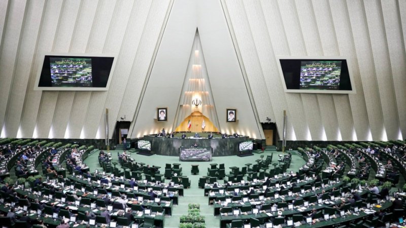 イラン国会が、革命防衛隊による英国のタンカーの拿捕を支持