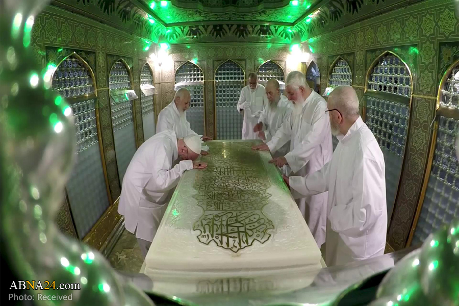 Grand Ayatollahs attend dust cleaning ceremony at Imam Reza (AS) holy shrine (+Video)
