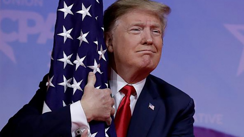 世論調査で、アメリカ人であることを誇りに思うアメリカ人が減少