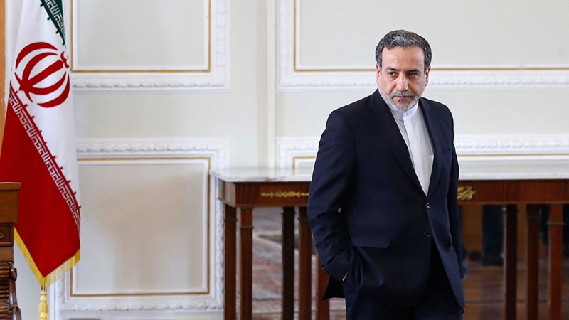 Araghchi übermittelt Macron schriftliche Botschaft von Rohani