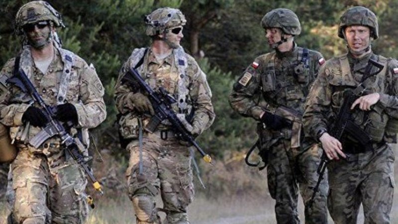 Polonya askerleri ABD'nin Irak'taki üslerinde