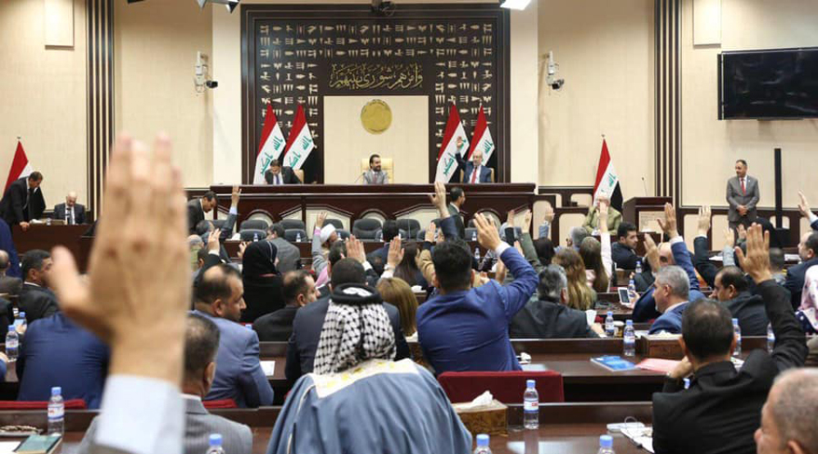 البرلمان يتوجه لرفع الحصانة عن 30 نائباً بتهم مختلفة ويطالب الحكومة بتقديم الوزراء ’’الفاسدين’’ للقضاء