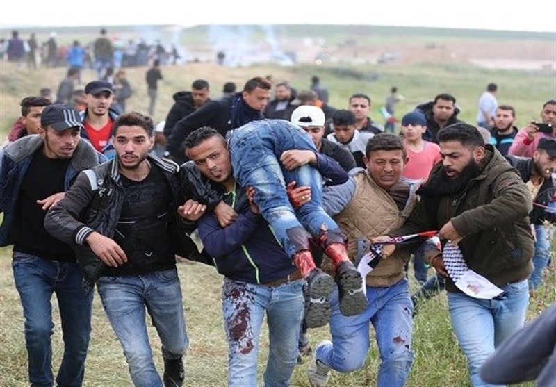 غزہ کی واپسی مارچ پر اسرائیلی فائرنگ، ۵۶ فلسطینی زخمی، ایک نوجوان شہید