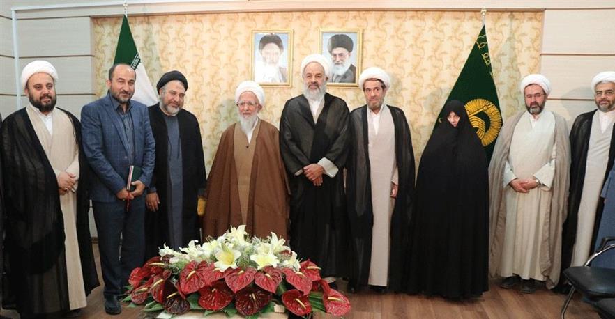 Shia sources of religious emulation pay a visit to Islamic Research Foundation 