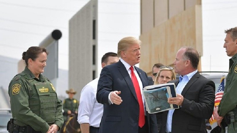 Трамп отреагировал на решение Верховного суда США о строительстве стены