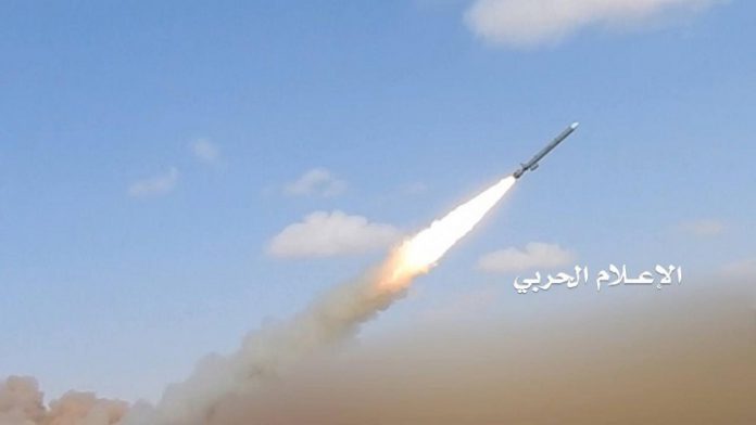 القوة الصاروخية تستهدف بصاروخ باليستي مقر قيادة تحالف العدوان في نجران 