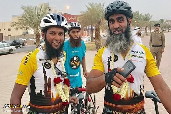 Eight British Muslims arrive Madinah on bicycles for Hajj