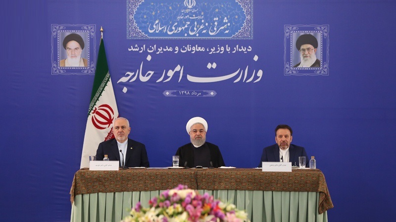 Rouhani Temui Zarif di Deplu