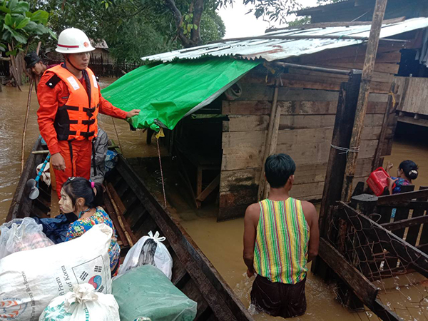 ကရင္၊ မြန္ႏွင့္ ပဲခူး၌ လူဦးေရ သုံးေသာင္းေက်ာ္ ေရေဘးသင့္ေန