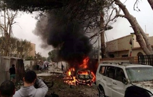 إعلام: قتلى في تفجير قرب مجمع تجاري في "بنغازي"