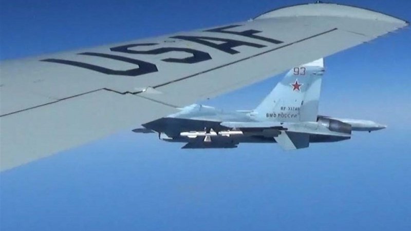 У воздушных границ России участились разведывательные облеты