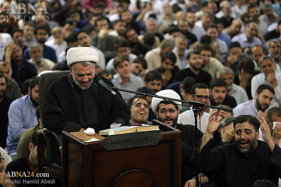 Berita Bergambar: Bacaan Doa Arafah Di Qom