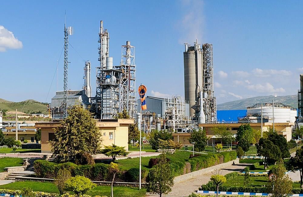 Объем производства нефтехимической продукции увеличится до 2,5 млн. тонн до конца иранского года