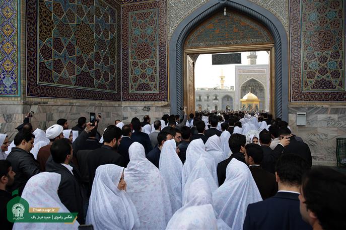  حضرت امام محمد تقی علیہ السلام کی شب شہادت میں: ایک نوجوان جاپانی تاریخ داں حرم مطہررضوی میں مشرف بہ اسلام