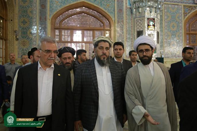 افغانستان کی سینیٹ کے چیئرمین کو حرم مطہر رضوی کی زیارت کا شرف 