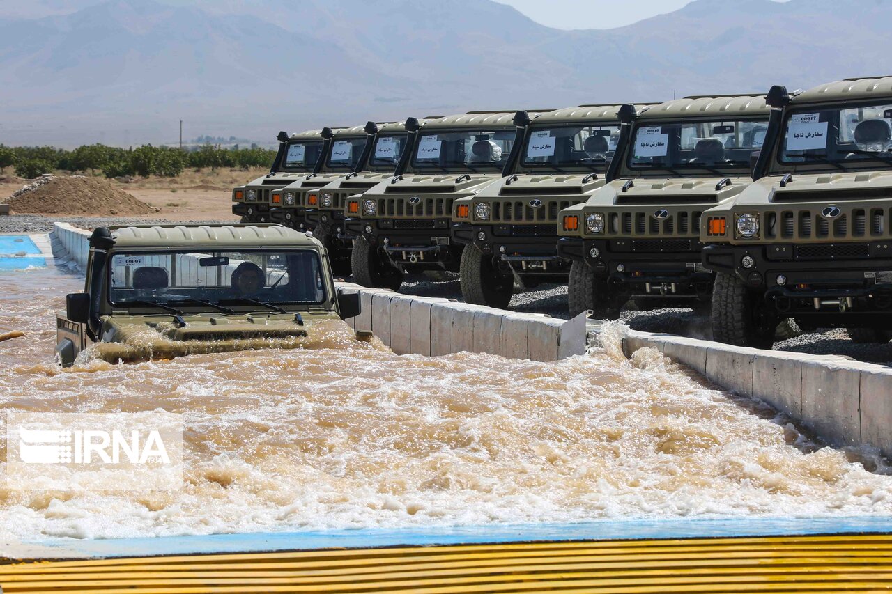 Iran stellt Panzerwagen "Ra'd" vor