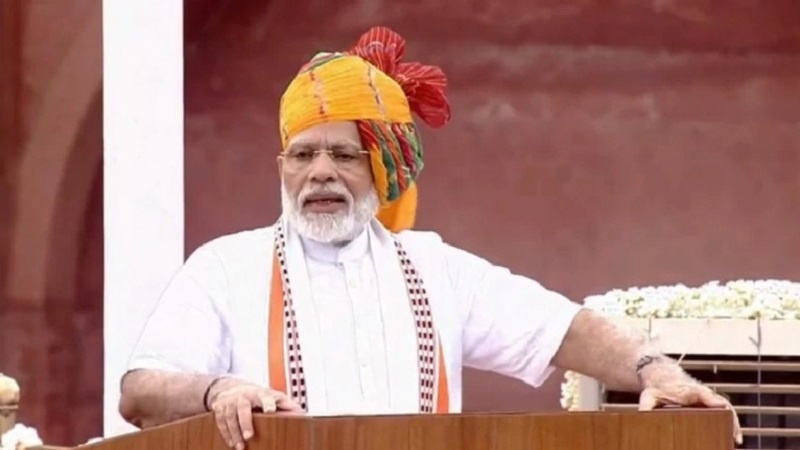 कड़ी सुरक्षा के बीच मनाया जा रहा है कि भारत का स्वतंत्रता दिवस, लाल क़िले से प्रधानमंत्री मोदी ने दिया कश्मीर पर अहम बयान
