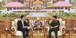 ရခုိင္အေရး တပ္ခ်ဳပ္ႏွင့္ တ႐ုတ္အထူးကိုယ္စားလွယ္ ေဆြးေႏြး
