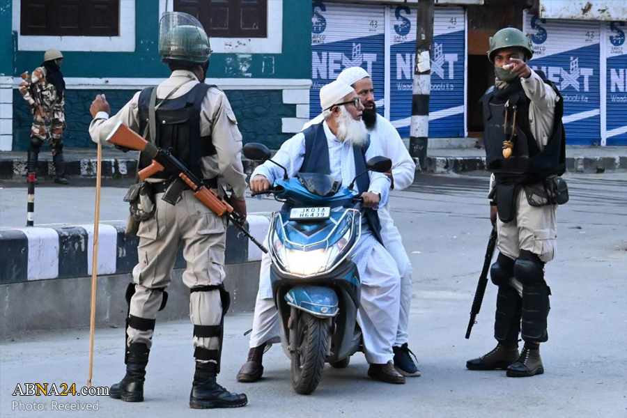 Indian armoured vehicles bar Kashmiris from entering mosques for Friday prayers