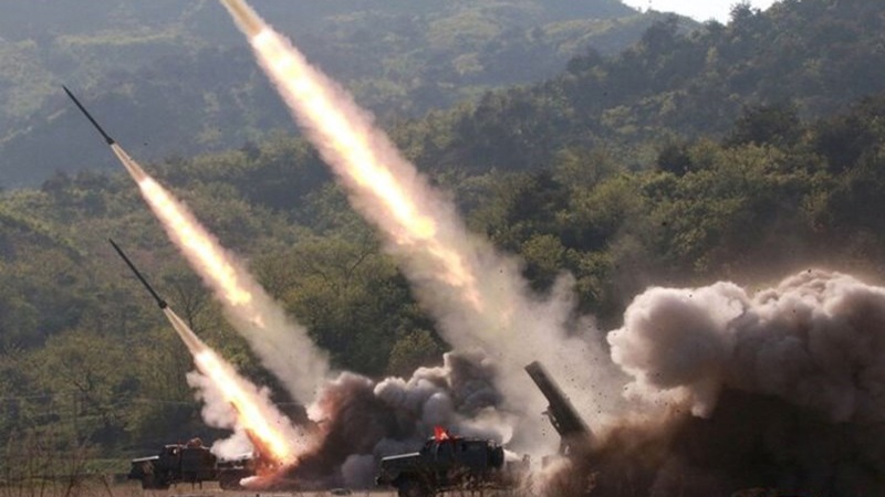 Сеул: Пхенйан ики ракет сынағы кечириб